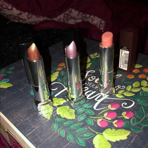 LIPSTICK BUNDLE! - Picture 2 of 2
